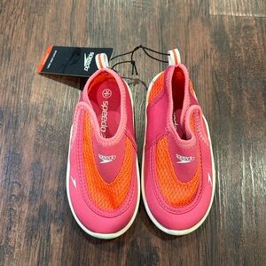 Speedo water shoes NEW